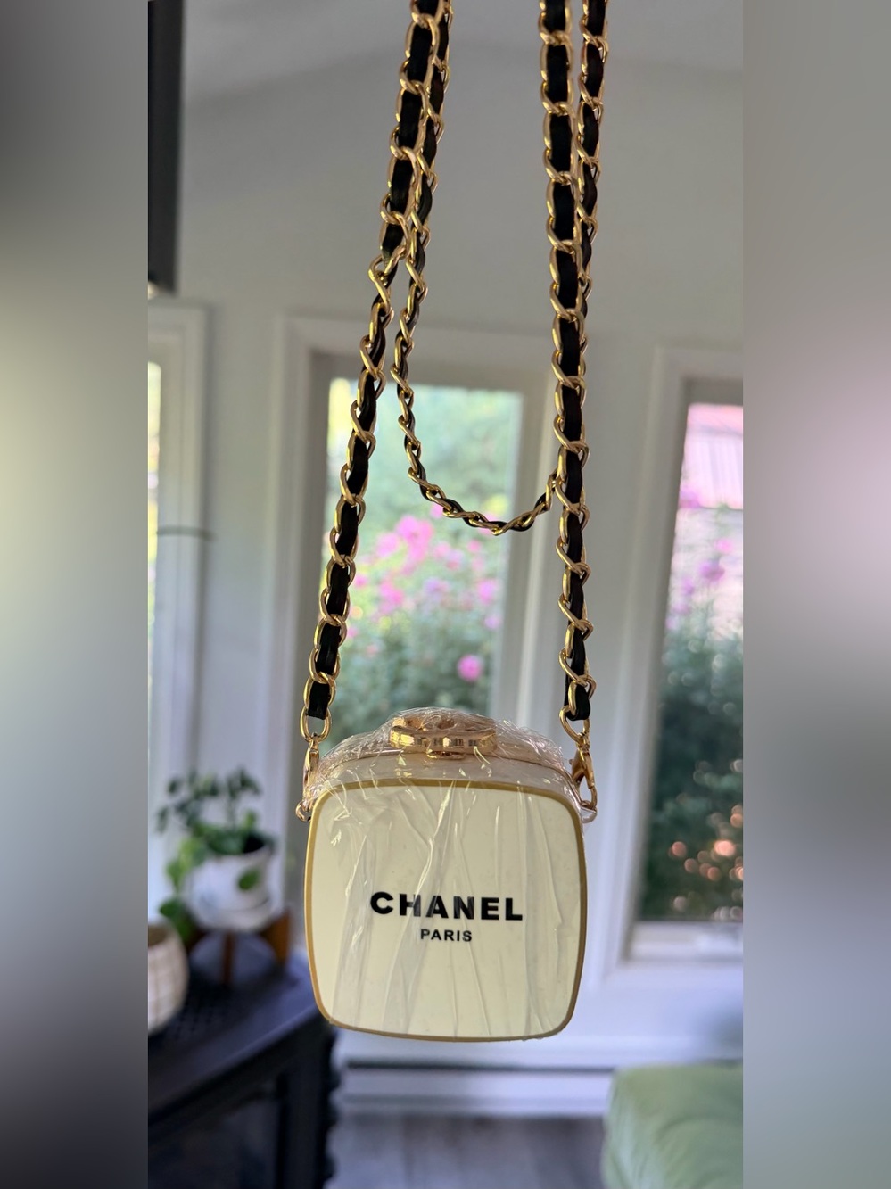 BRAND NEW White Chanel Mini Beauty Box Coin Purse w Chain Link Strap (Removable)
